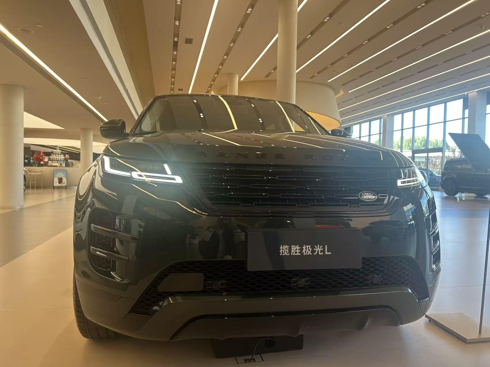 路虎揽胜极光L直降19万！国产越野崛起下的市场困境