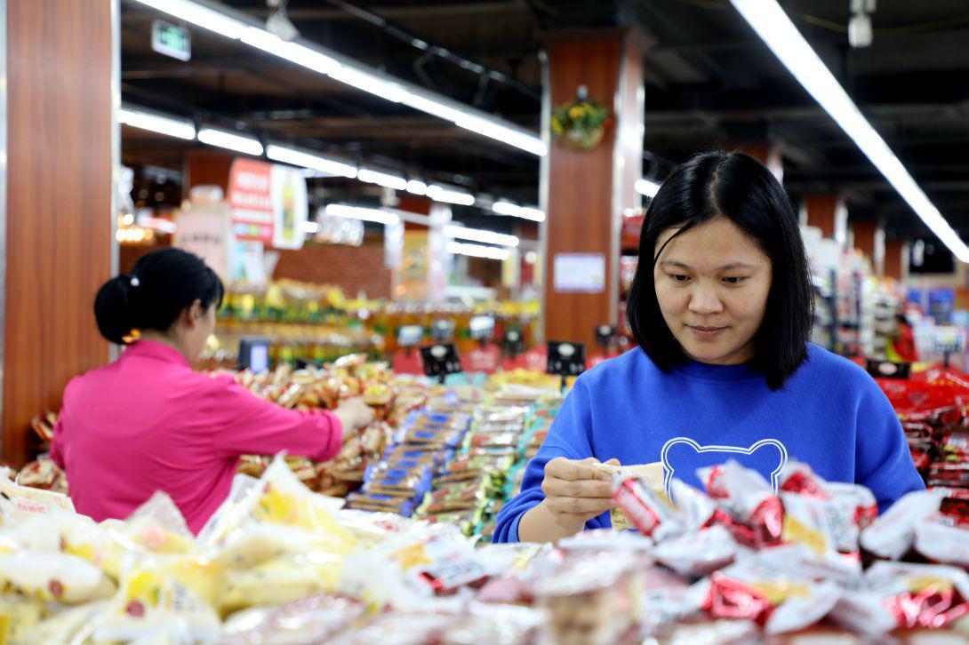 鸣鸣很忙集团更新招股书：门店突破1.6万家，加速扩张背后的挑战与机遇