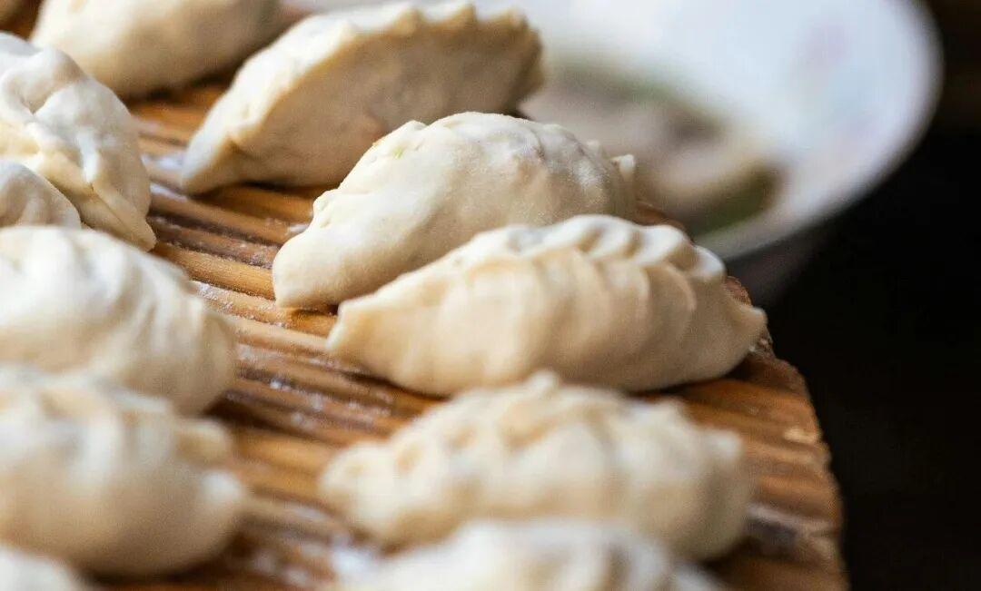 足力健跨界卖水饺：银发经济下的新赛道突围