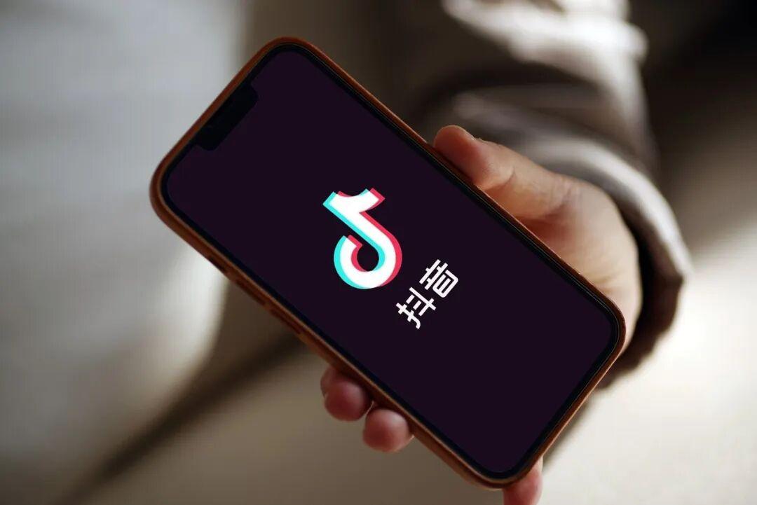 京东公开质疑抖音操纵舆论，否认“二选一”指控