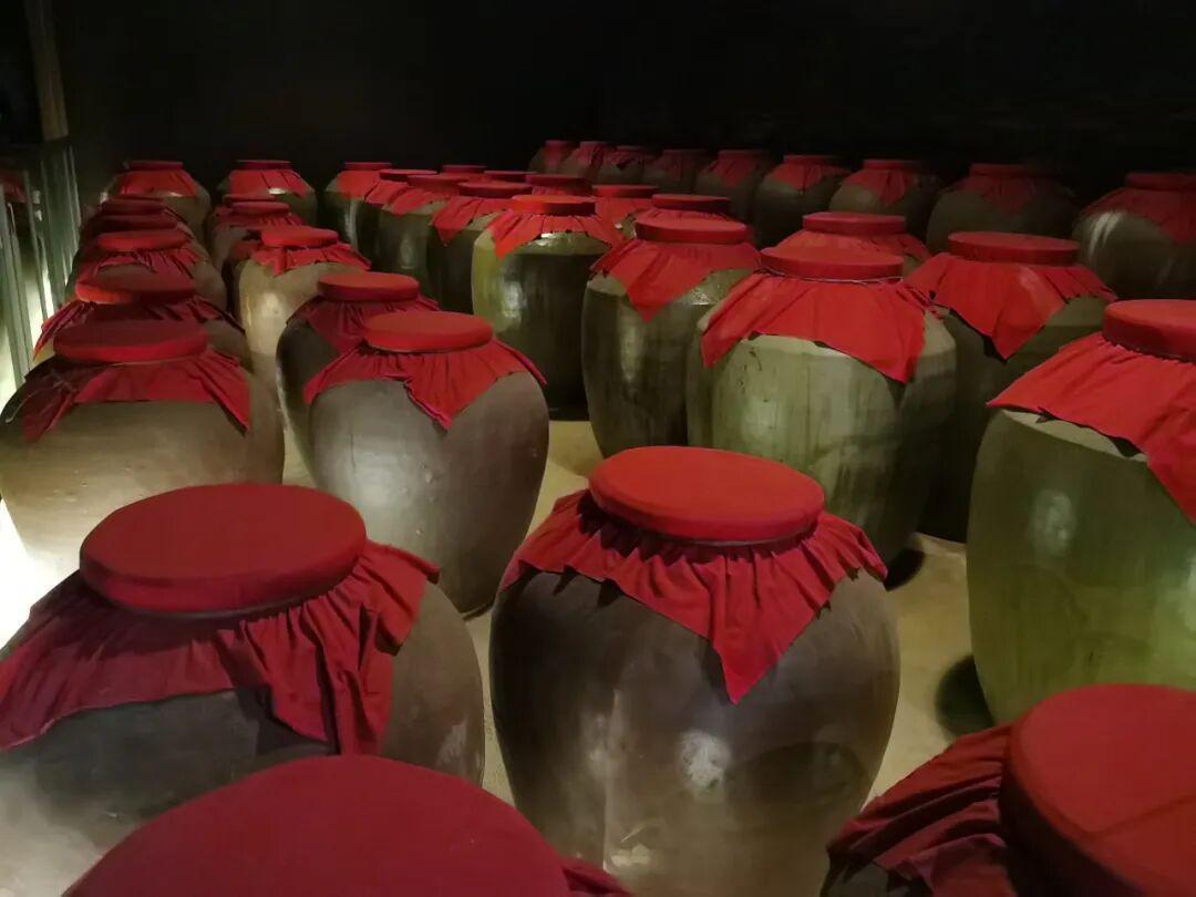 稳健策略领航：山西汾酒如何逆势穿越白酒行业调整期？