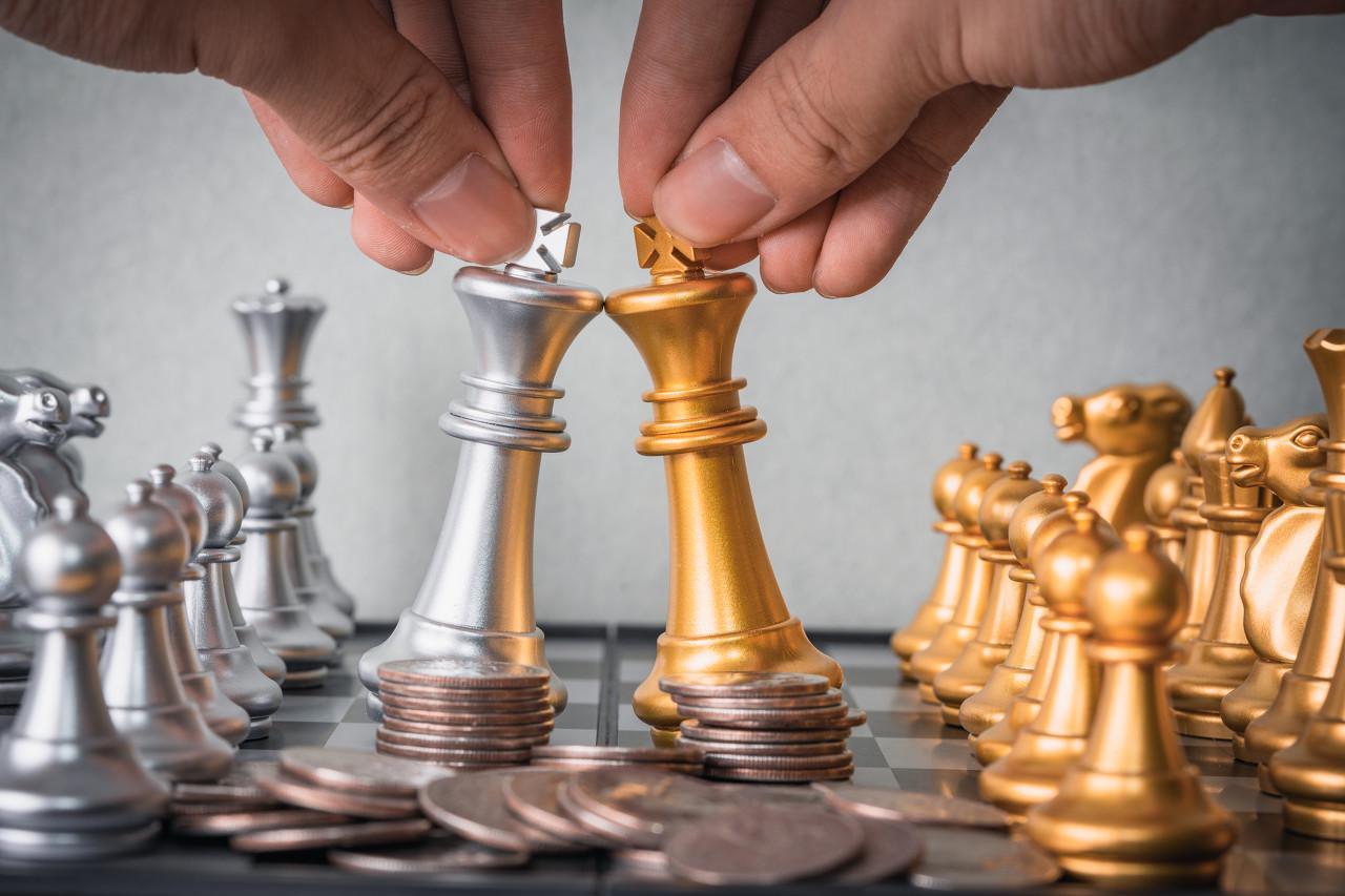 金饰克价重返1200元！金店一边涨价一边关店，周大生一年少了560家店