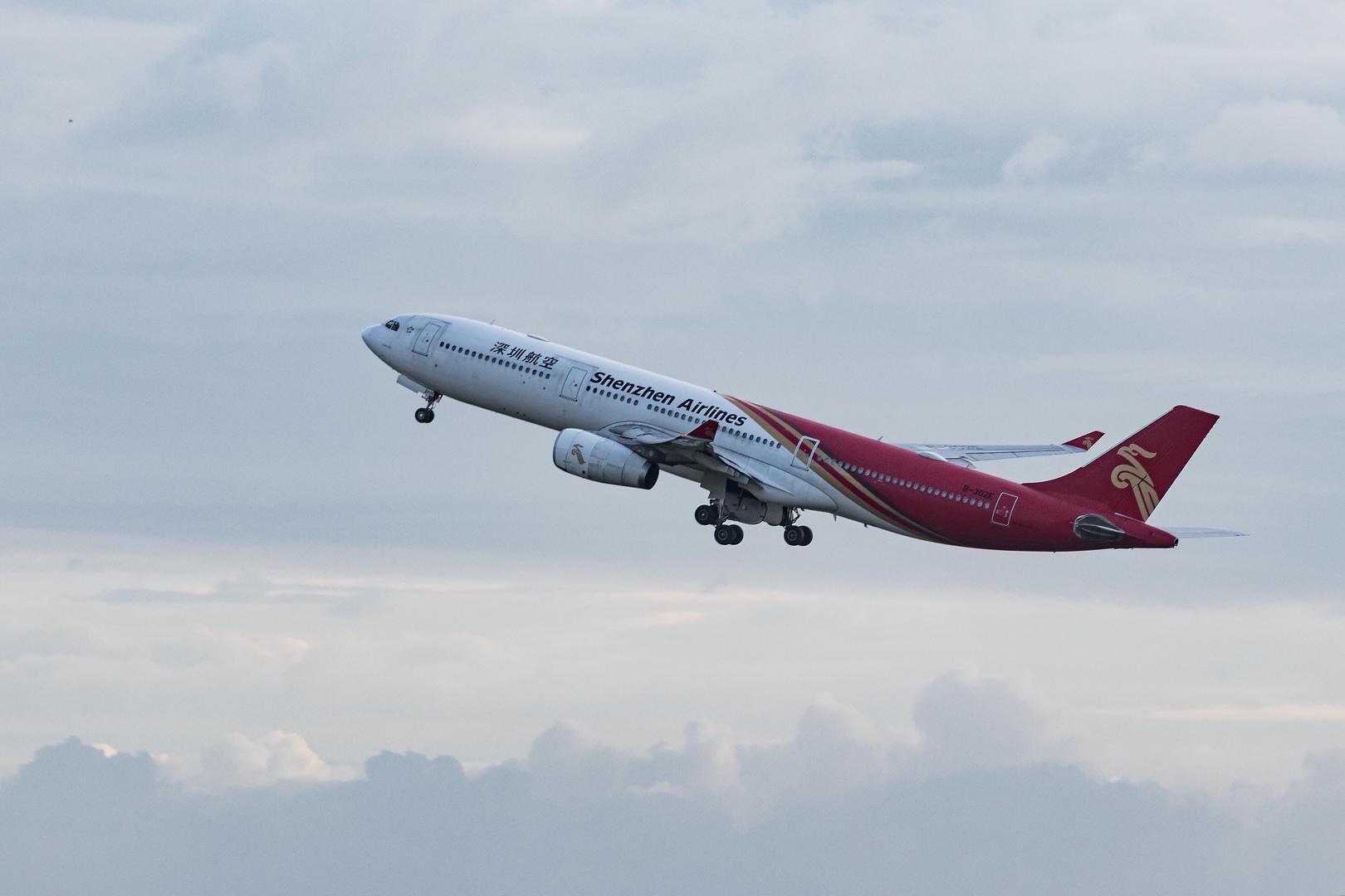 卓越白金卡会员改签遇阻，深圳航空回应会员权益争议