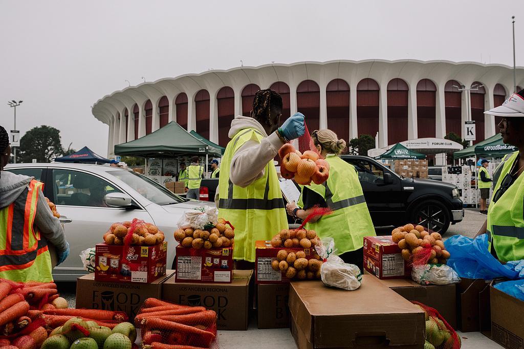 美政府停摆满月：民生受创，经济增速或降1%