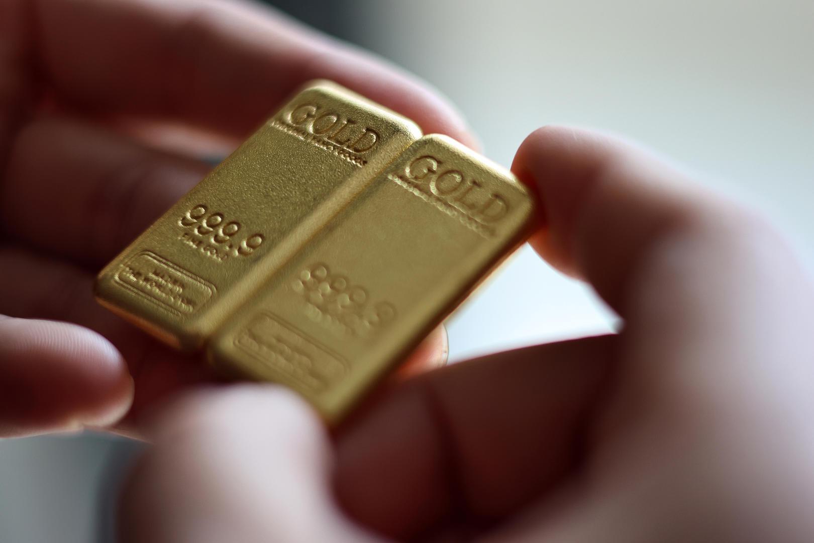 黄金税收新政实施，10克金条价格破万！银行调整积存业务