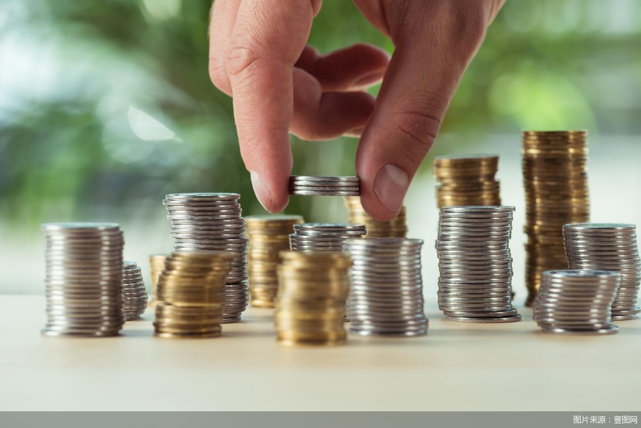 2025年前三季度上市银行存款结构分化：定存普涨，活期冷热不均