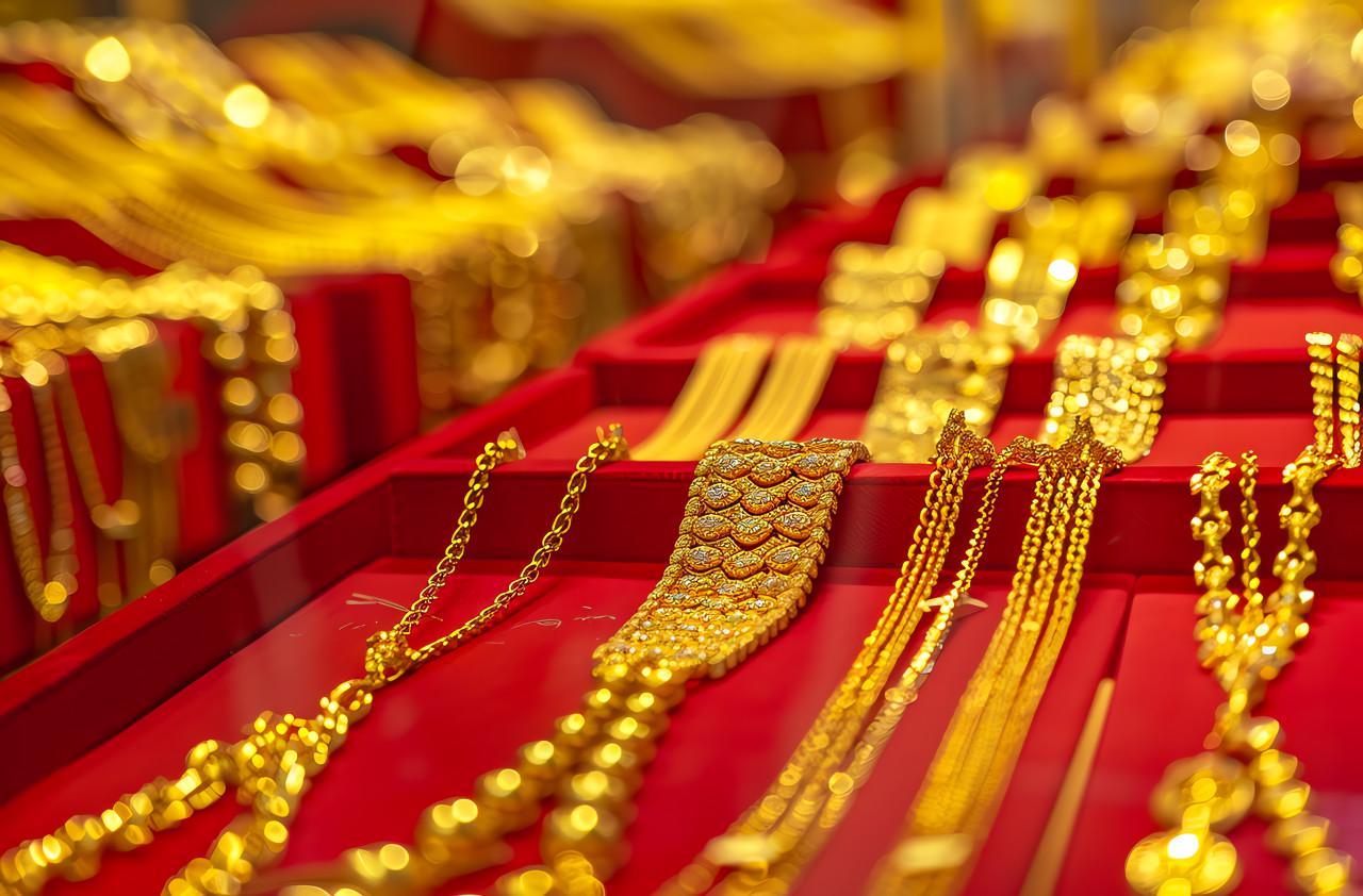 深圳水贝黄金价格暴涨引发退单潮，黄金税新政影响几何？