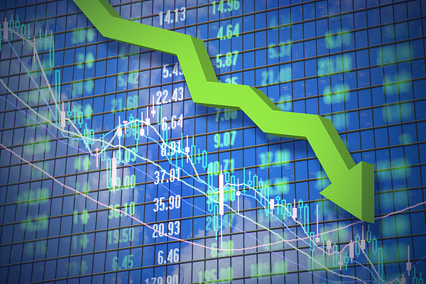 日经225指数单日重挫2.50%，市场警惕情绪升温