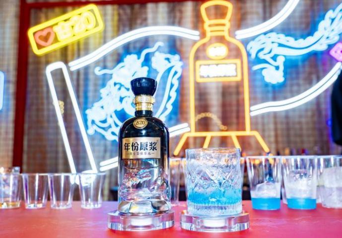 古井贡酒业绩承压期：战略深蹲背后的长期布局