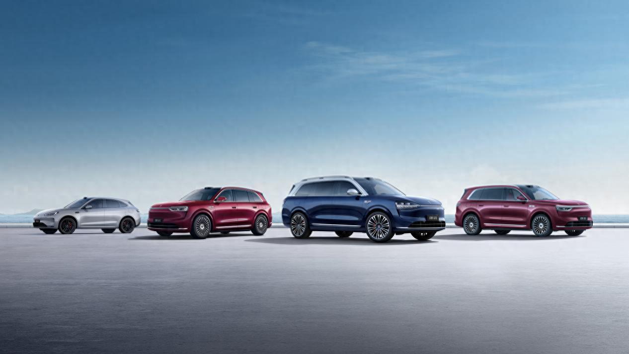 赛力斯港股上市创中国车企IPO规模之最，开启全球化新篇章