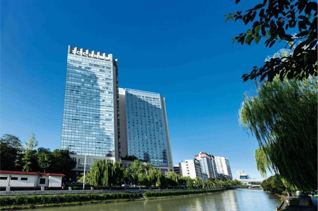 四川川投能源700亿市值换帅：70后黄强接任总经理，人均薪酬26万