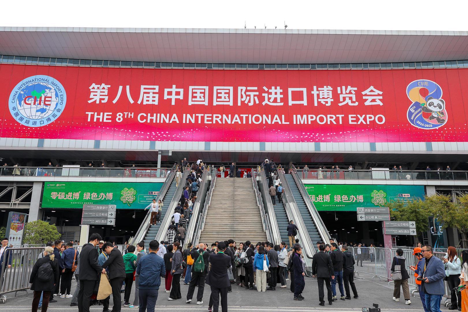 进博会8年成交超5000亿美元，中国开放大门再启新篇