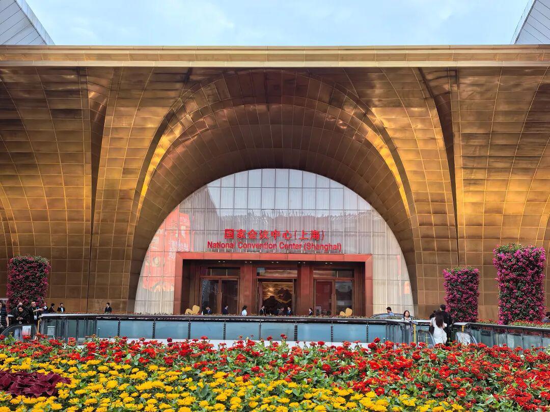 第八届进博会：全球巨头齐聚，医疗黑科技与潮玩美妆引爆全场