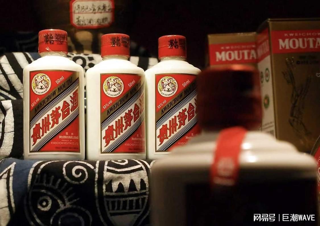 2025年消费市场剧变：老登社交货币崩盘，新世代投资逻辑崛起