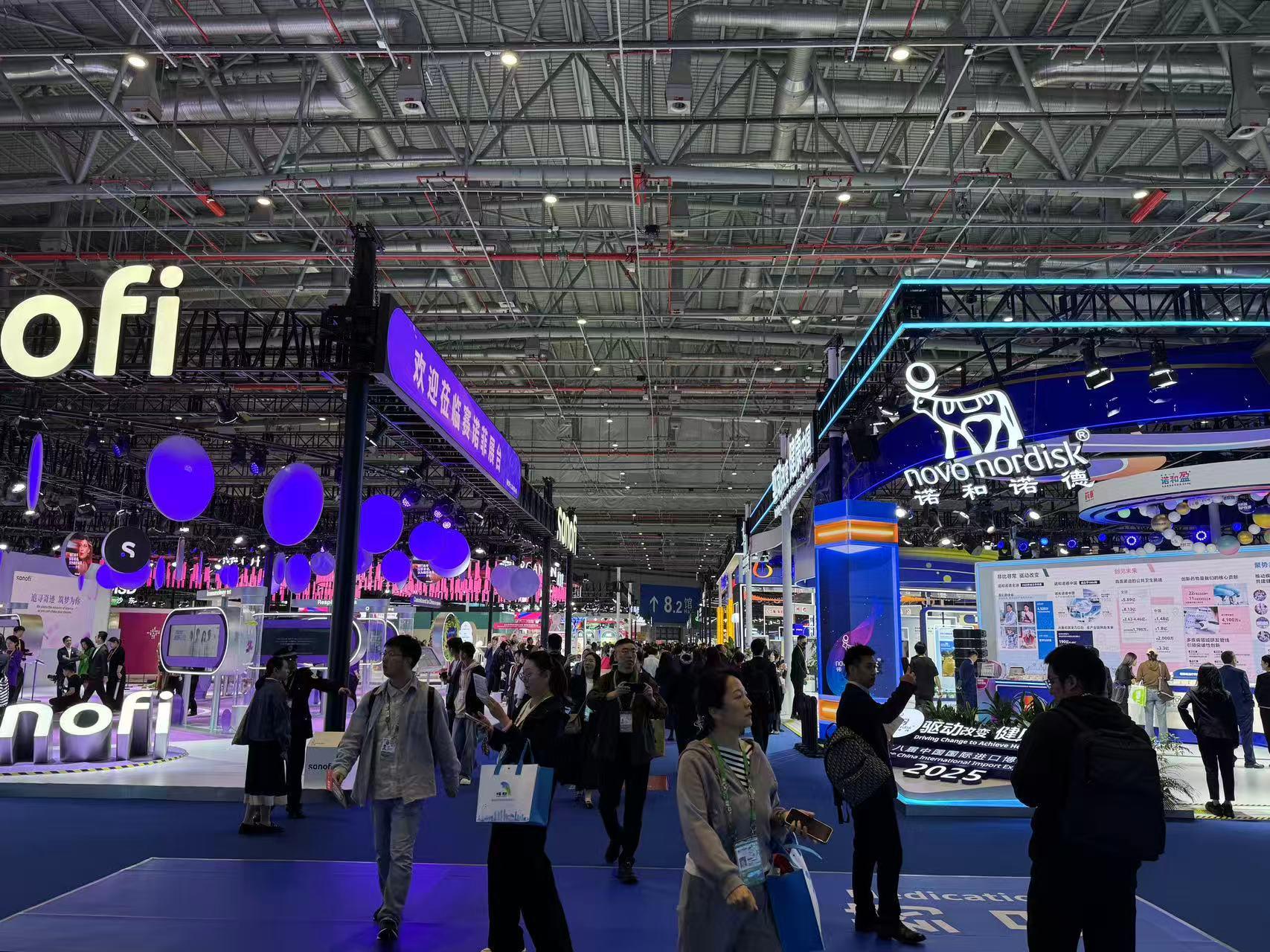 进博会聚焦跨国药企：首发药械亮相，携手阿里京东深化合作