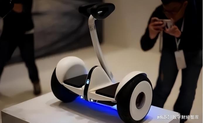 西方高科技为何不卖给中国？荷兰破防：70万的平衡车，他们卖600