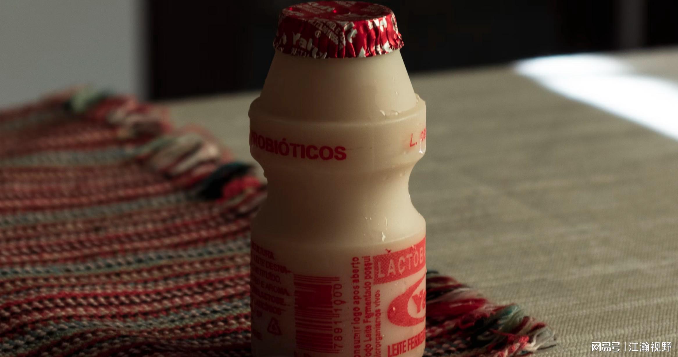 养乐多一年连关两厂：昔日顶流益生菌饮料为何失宠？