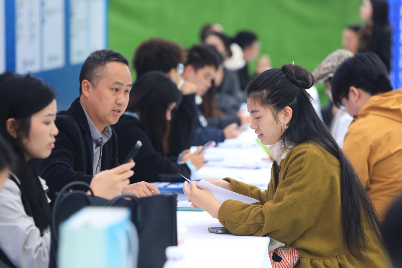 财政部发布2025上半年财政政策报告 释放积极信号与新动向