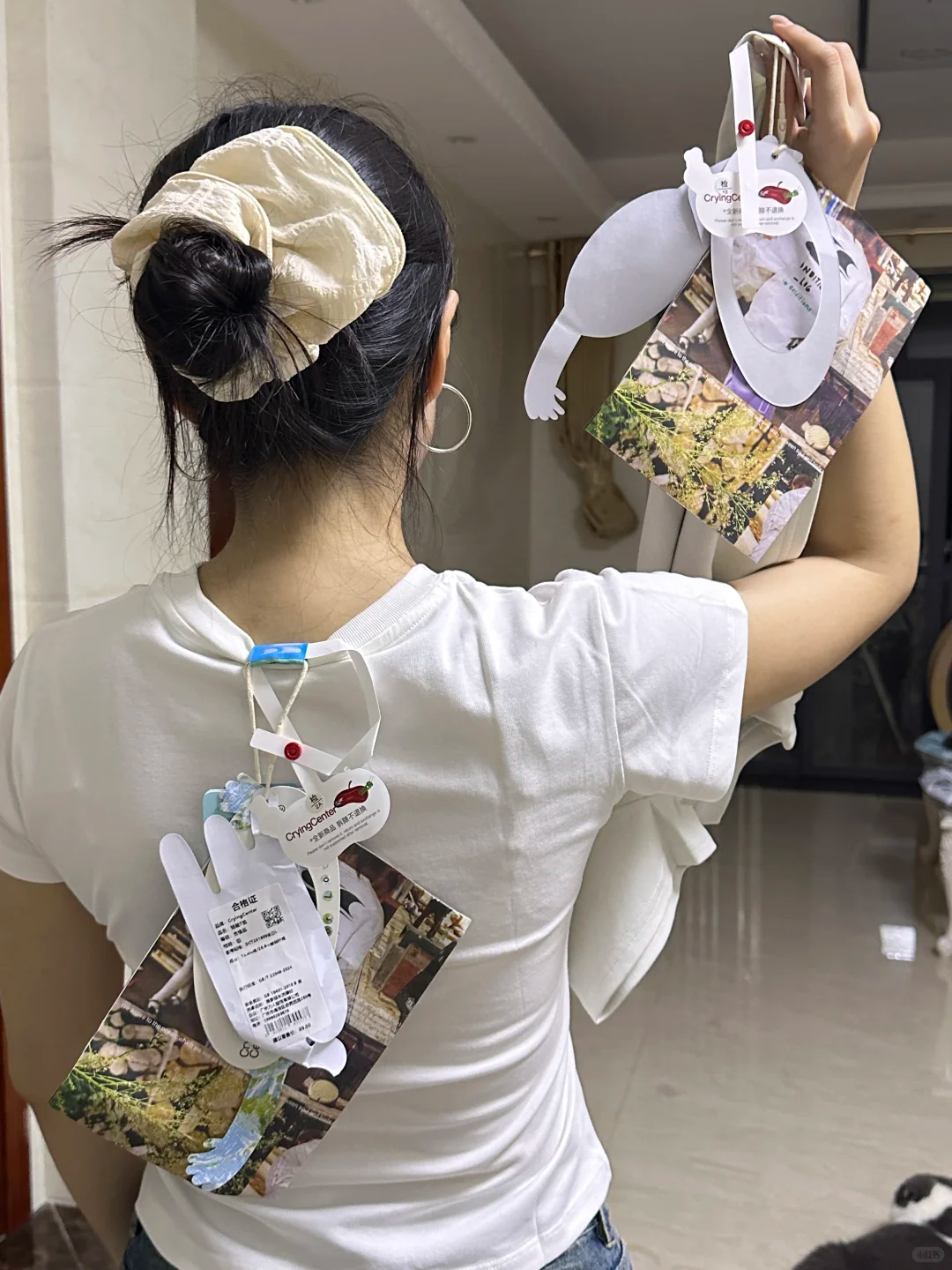 女装越做越小但吊牌比脸都大，商家为防「穿过再退货」快把拆吊牌难度整成拆弹了