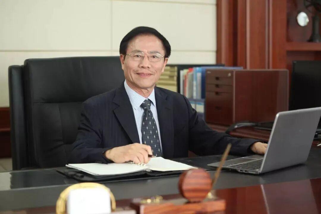 82岁浙江富豪花轩德拟彻底退隐，近25亿元股票分给两女