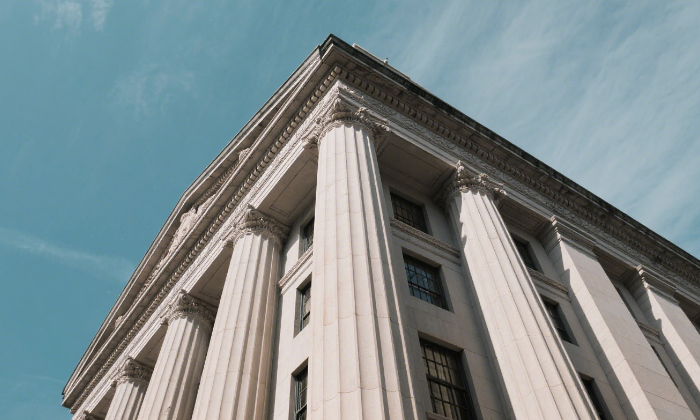 数据洪流来袭！美联储降息路径面临关键考验，债市如何应对？