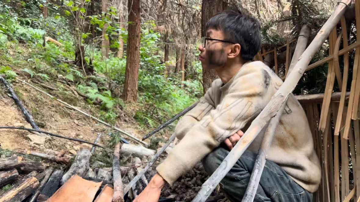 荒野求生热潮：流量风口下的野蛮生长与安全隐患