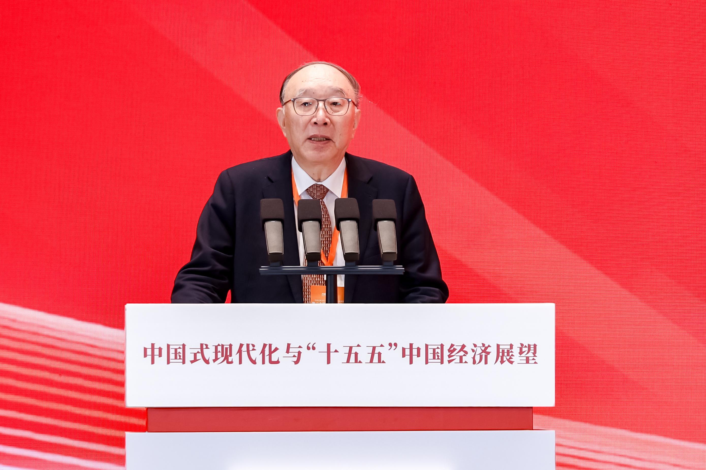 黄奇帆：中国制造转型突破，未来15年新能源等产业投资或超百万亿