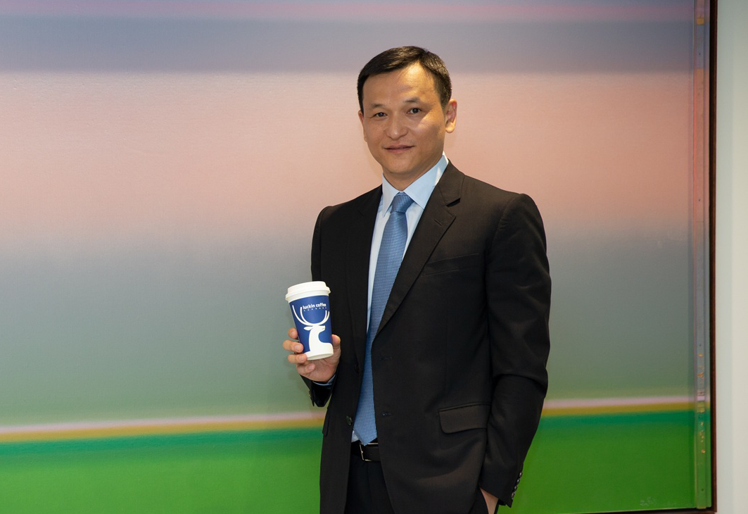 瑞幸咖啡董事长黎辉：9.9元咖啡仍盈利，未参与星巴克竞购