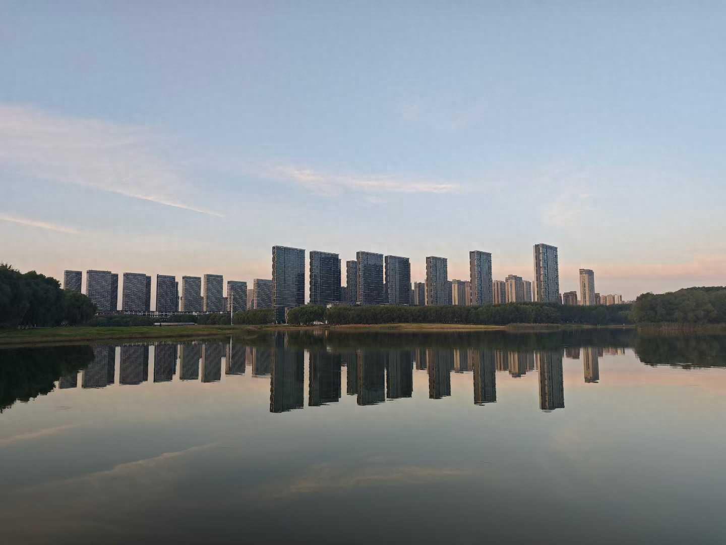 银行大规模甩卖断供房，楼市“接盘侠”缺失引发市场震荡