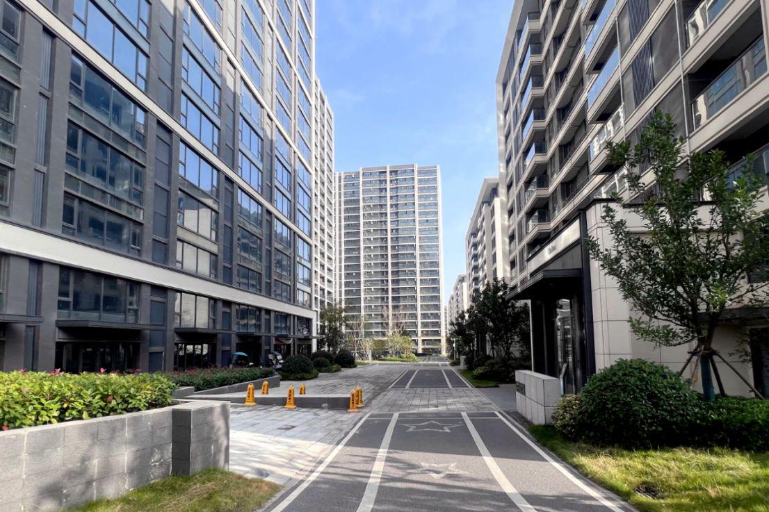 高校“置业潮”兴起：存量房变身学生宿舍，有房源价格直降35%