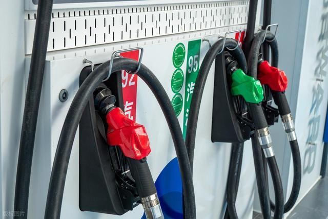 加油机作弊揭秘：社会诚信的隐形危机与破局之道