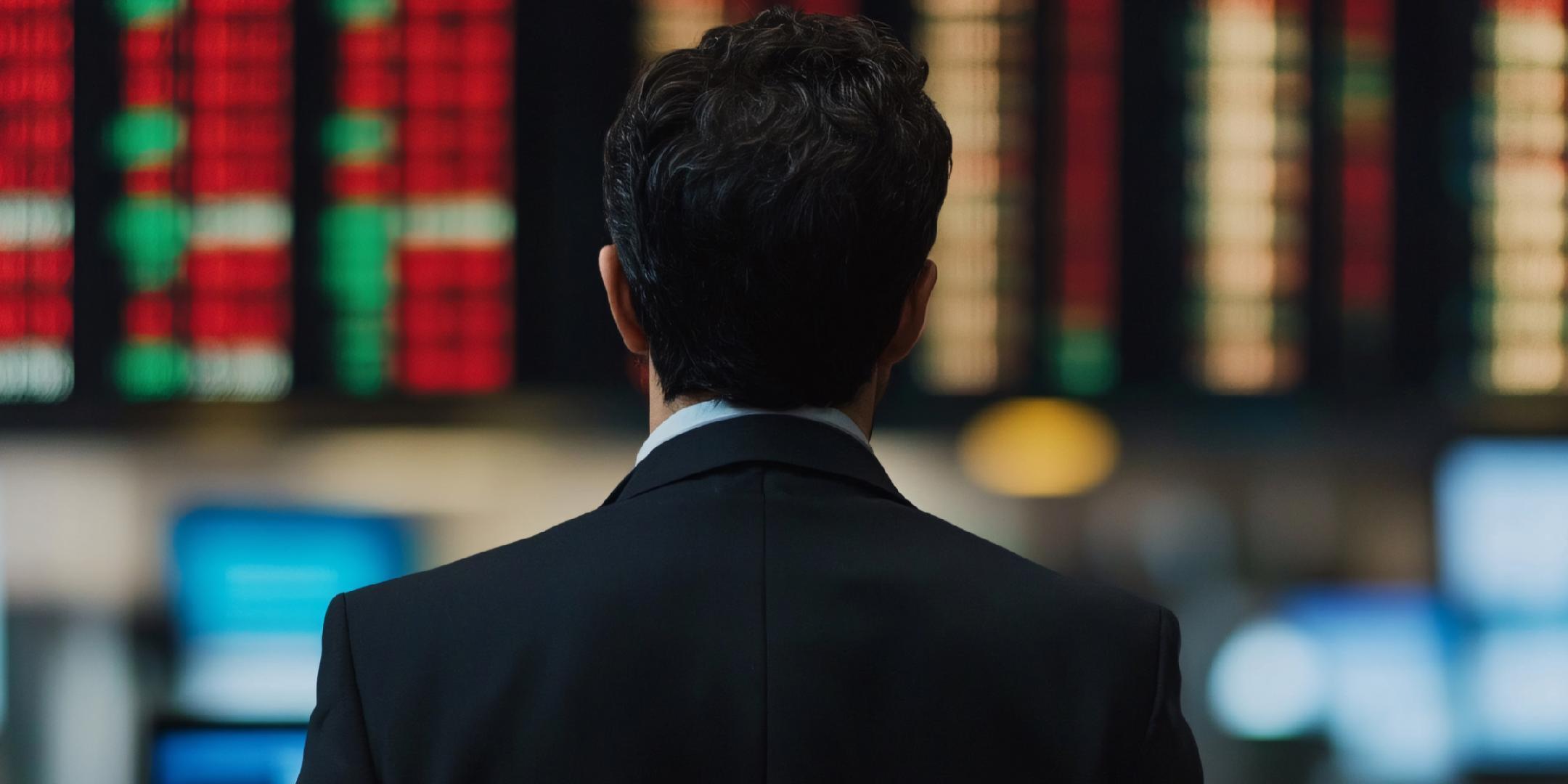 英伟达财报亮眼却引发美股大跌，市场为何“反手砸盘”？