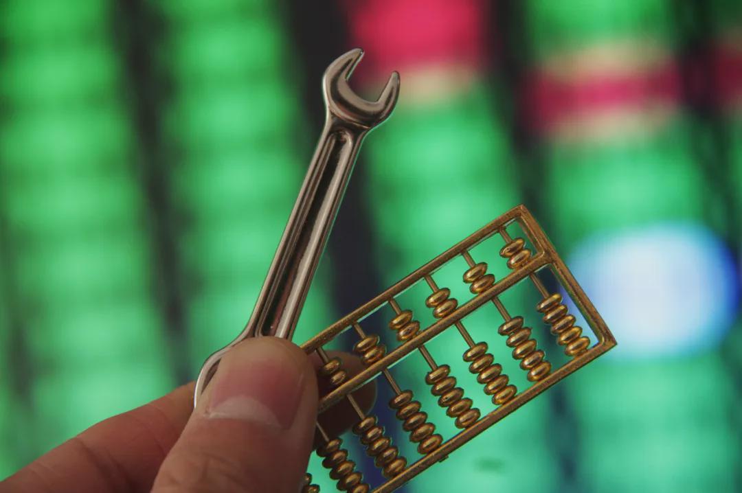 A股大跌是转折点还是调整？深度解析当前股市趋势