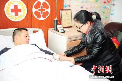 跨越11年爱心接力：两位造血干细胞捐献者的生命故事