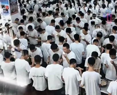 中新网评：学生站着吃饭的‘传统’该被现代理念取代
