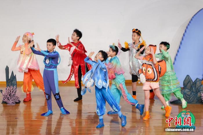 中国科技馆‘广场大舞台’活动《深蓝色的密语》剧照