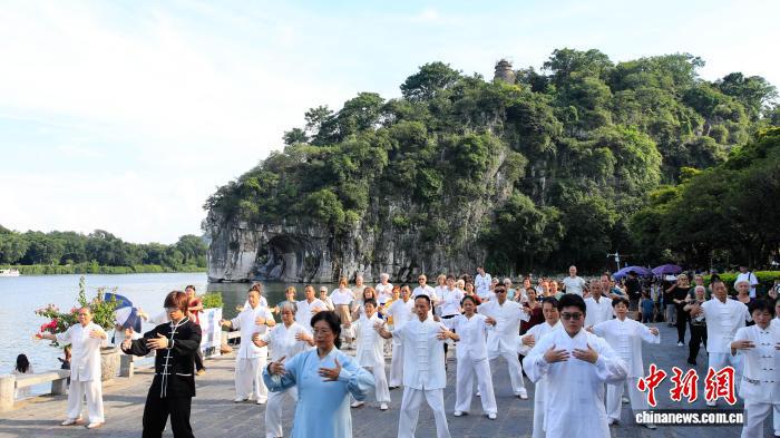 中奥太极交流桂林举行：跨国太极爱好者共赏东方文化之美