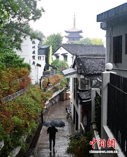 晓霞弄：中式美学焕活百年老巷，打造城市更新新样本