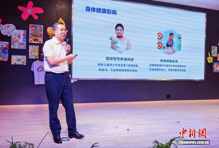 儿童肥胖危害大：专家解析骨龄超前与骨骼脆弱问题