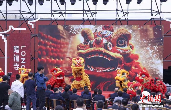 隆福寺开业季舞狮表演