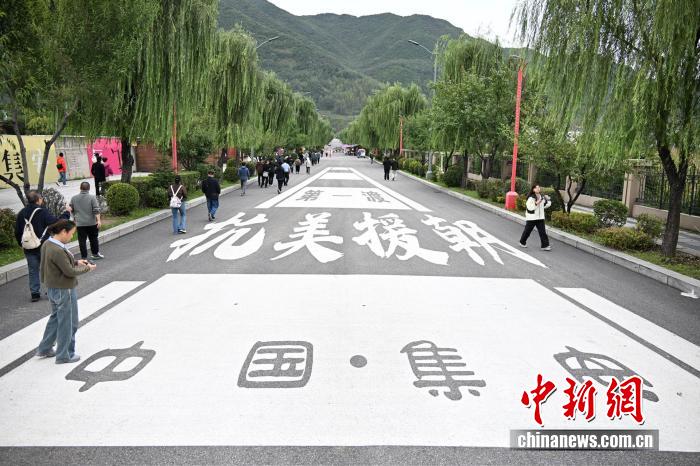 媒体记者参观集安国门景区