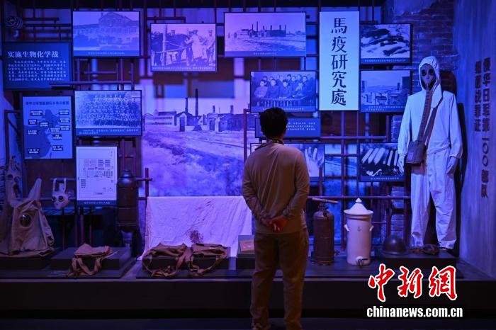 媒体记者参观吉林省近现代史展