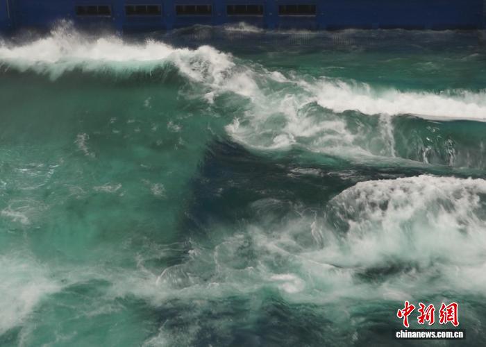 超级水景基地室内恒温水景拍摄中心造浪
