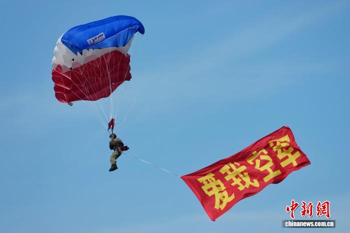 2025长春航空展盛大启幕 中国空军多型战机震撼亮相