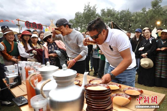 琼结县第二季林卡大会·文旅推介会活动现场