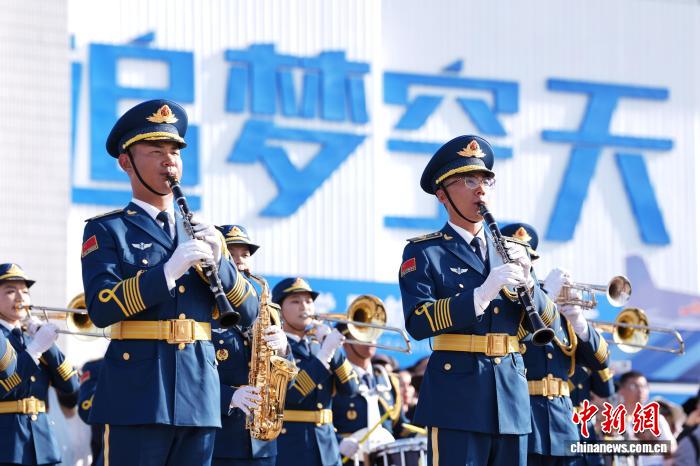 空军军乐团快闪活动