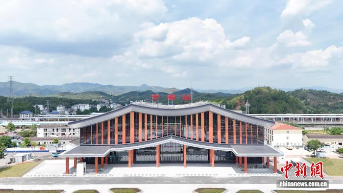 江西于都站新建站房航拍图