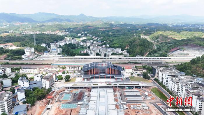 江西于都站新建站房外观