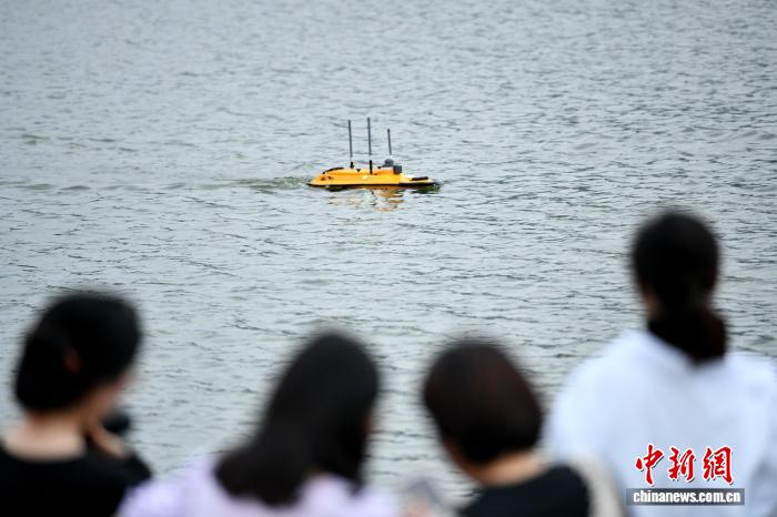 无人船采集数据