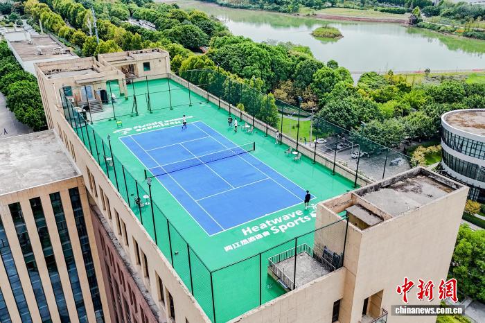 重庆‘第五立面’创新升级：闲置屋顶变身城市活力新空间